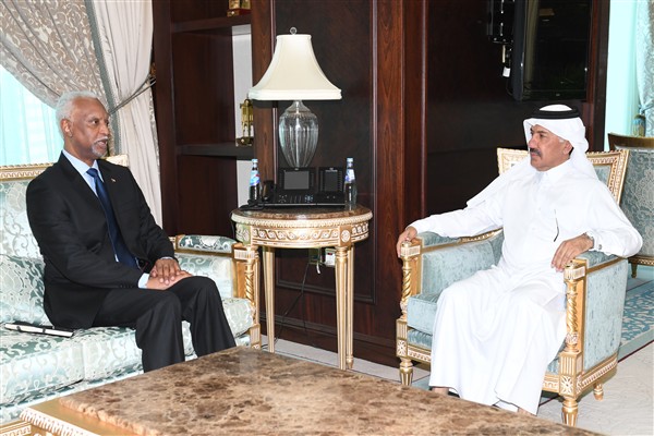 Al Hammadi, Sudan Cumhuriyeti’nin Katar Büyükelçisi Al Dahab ile buluştu