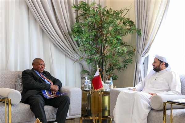 Katarlı Bakan El Huleyfi, Zambiya Devlet Başkanı Özel Temsilcisi Fundanga ile görüştü