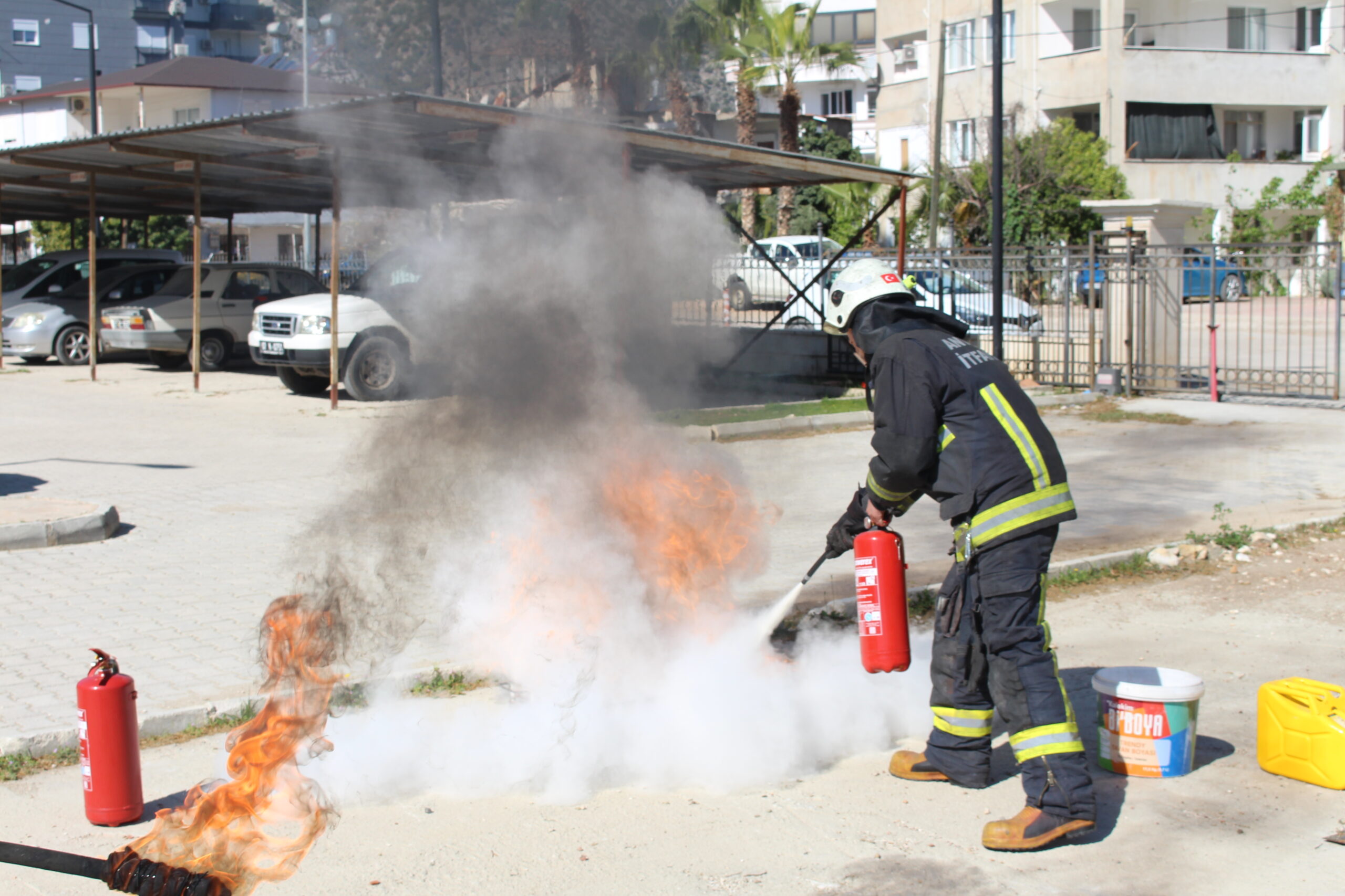 Antalya Büyükşehir Belediyesi’nin yangın eğitimleri sürüyor