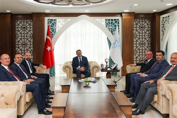 Hakkari’de belediye başkanlarından Vali Çelik’e bayram ziyareti