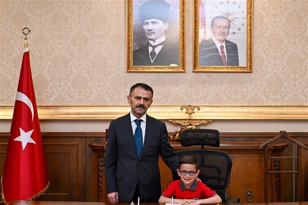 Kocaeli Valisi İlhami Aktaş koltuğunu Asaf Efe Bostan’a devretti