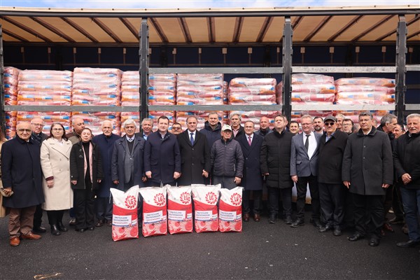 İBB, İstanbullu çiftçilere kuru fasulye ve nohut tohumu dağıtımını başlattı