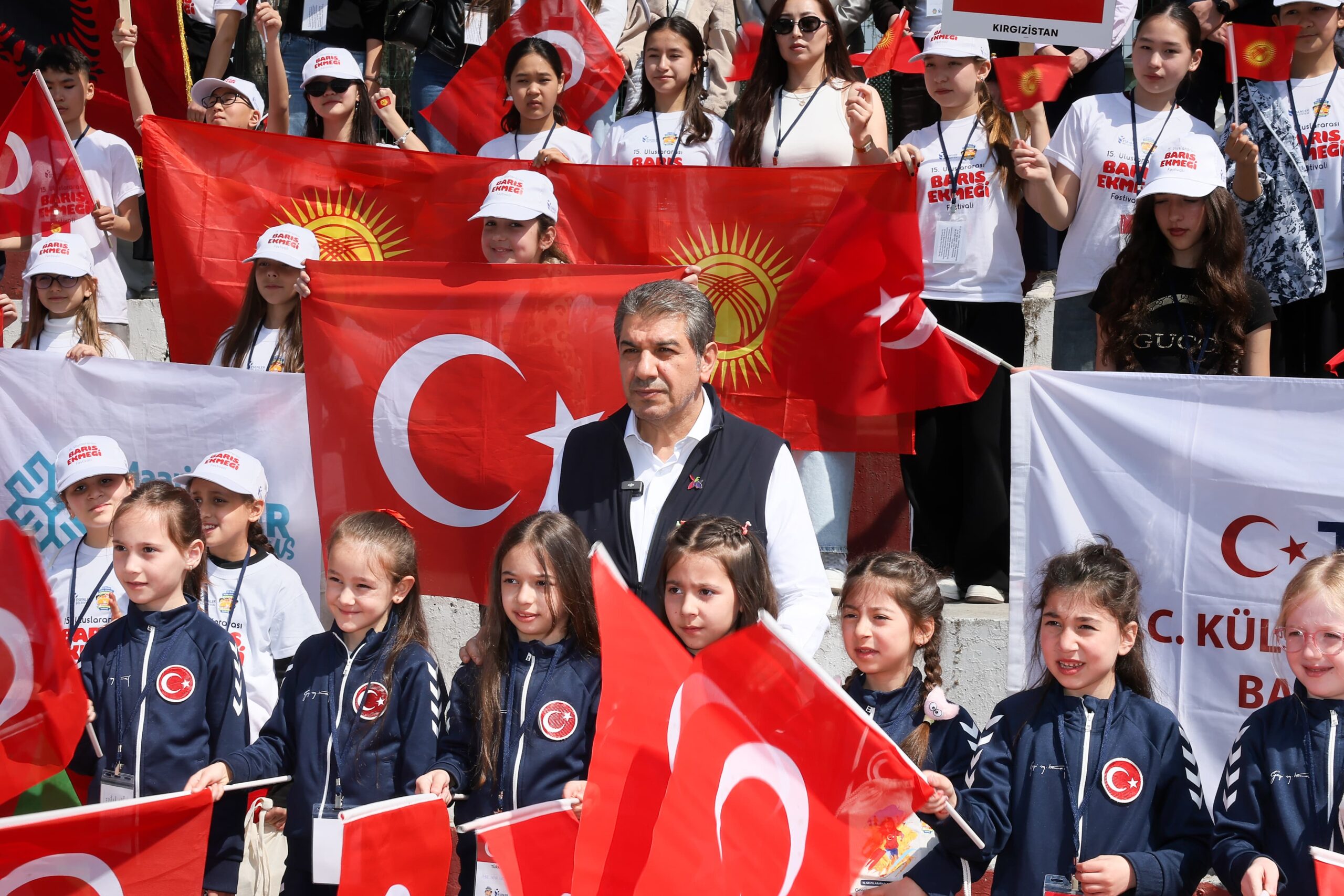 Esenler Belediyesi’nin 15. Uluslararası Barış Ekmeği Festivali başladı