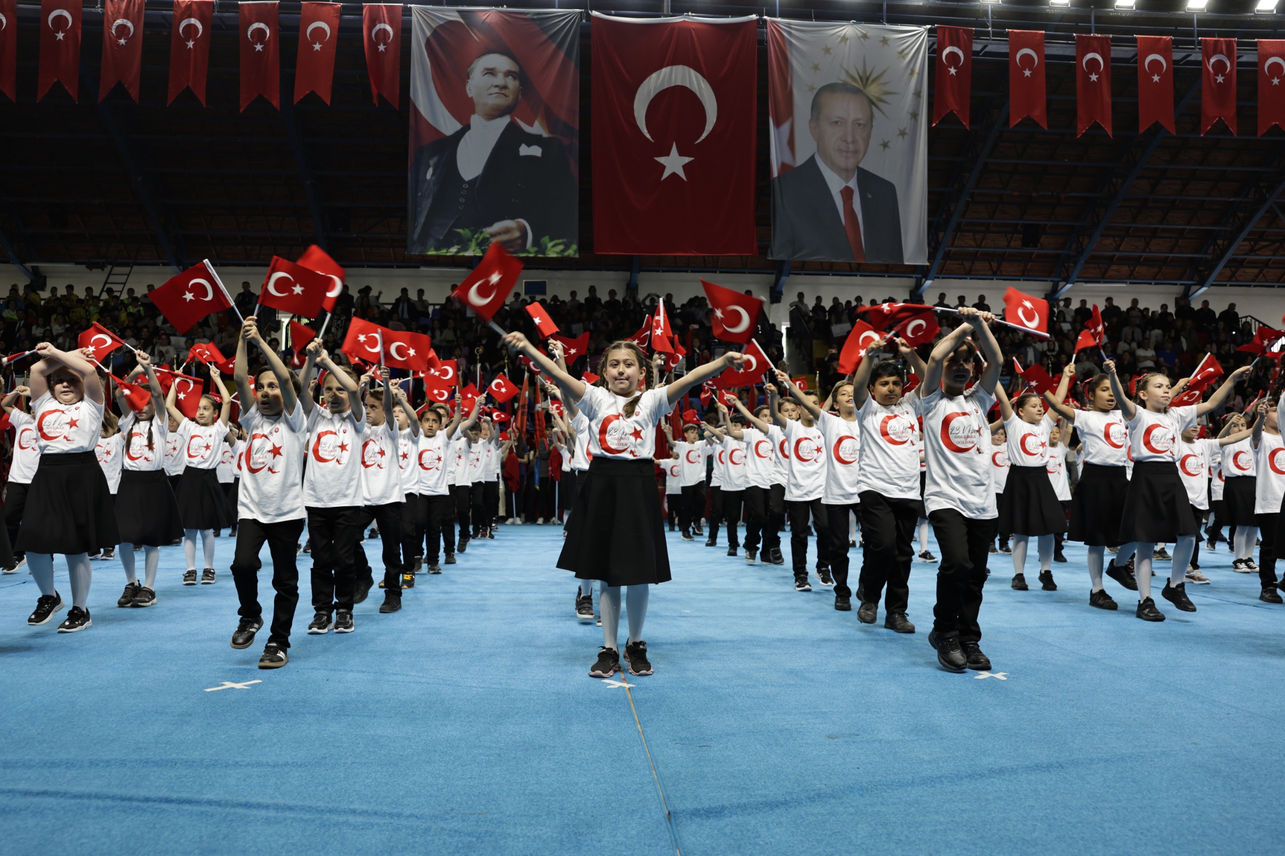 Kütahya’da 23 Nisan Ulusal Egemenlik ve Çocuk Bayramı etkinliklerle kutlandı