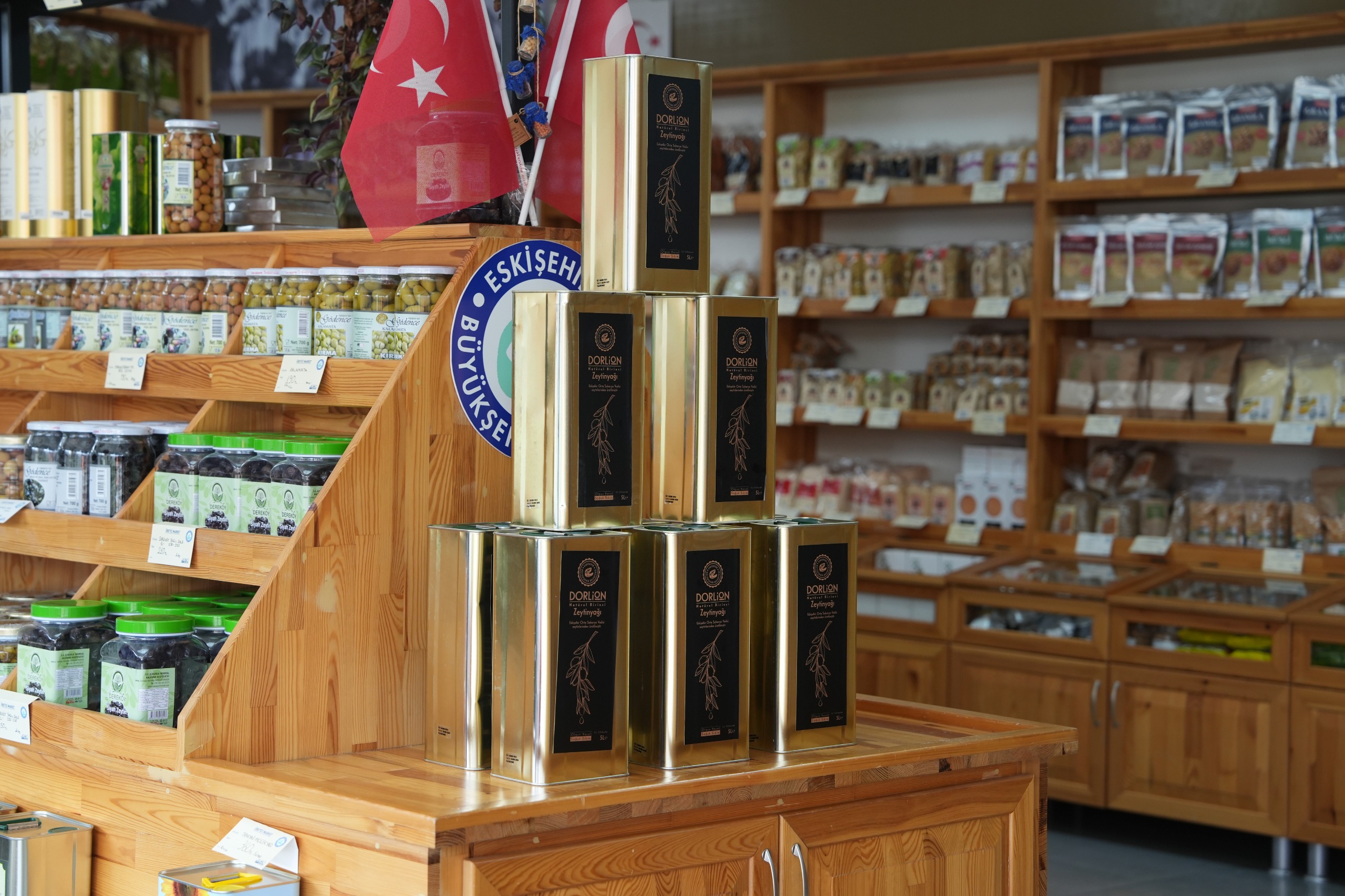 Eskişehir Büyükşehir Belediyesi, 5 litrelik Dorlion zeytinyağlarını satışa çıkardı