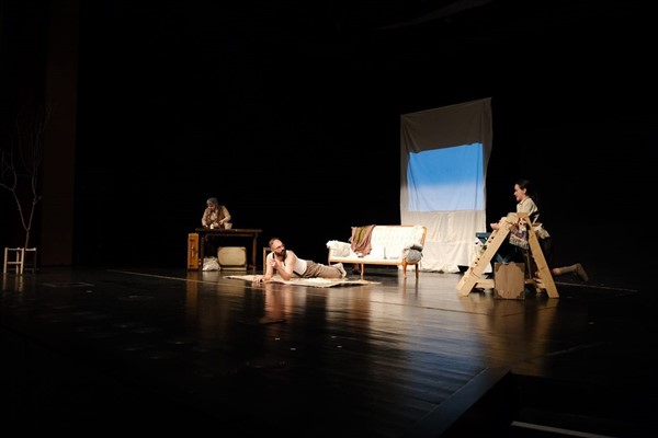 Diyarbakır’da “Yüreğim Dağlarda” oyunu sahnelendi