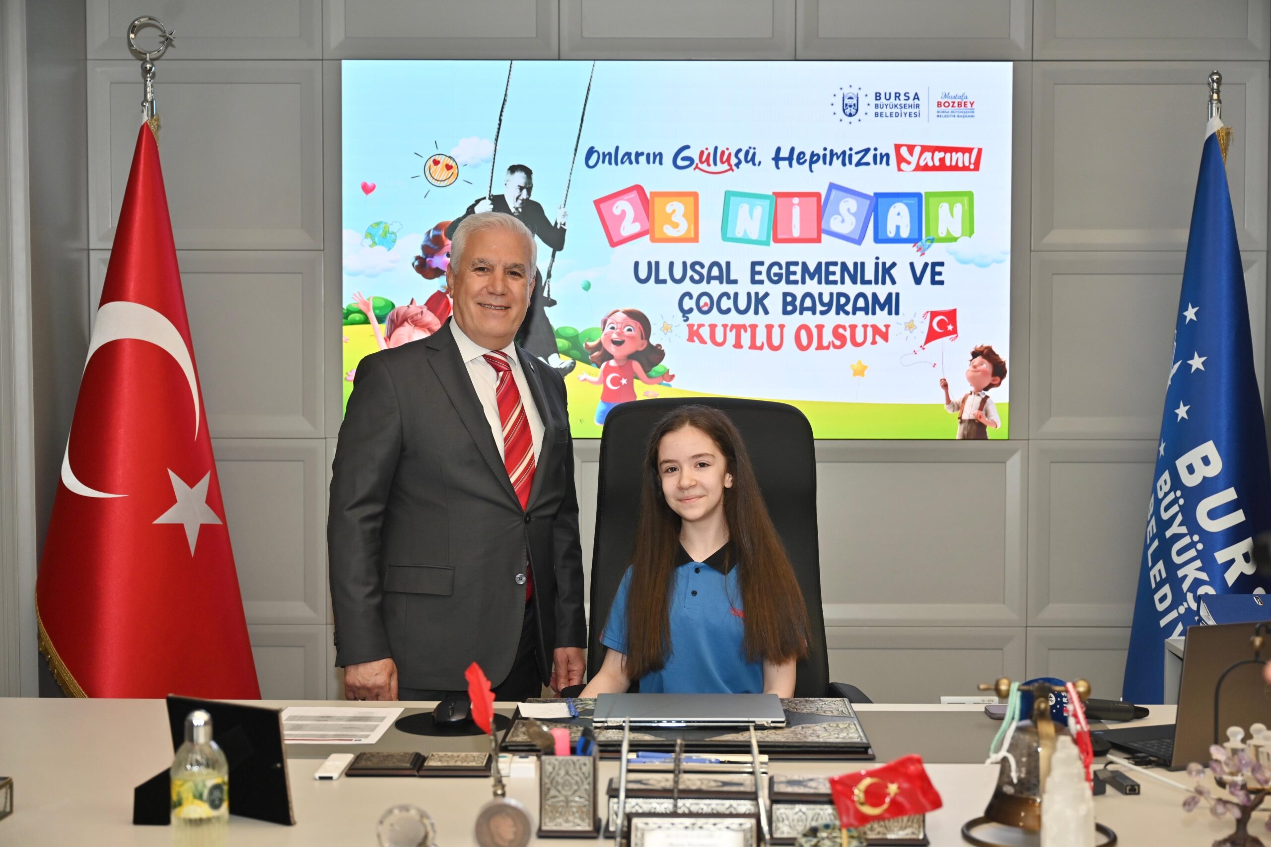 Bursa Büyükşehir Belediye Başkanı Bozbey,23 Nisan dolayısıyla makamını Ormancı’ya devretti