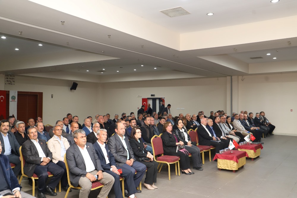 Başkan Turan, muhtarlara belediye çalışmalarını anlattı