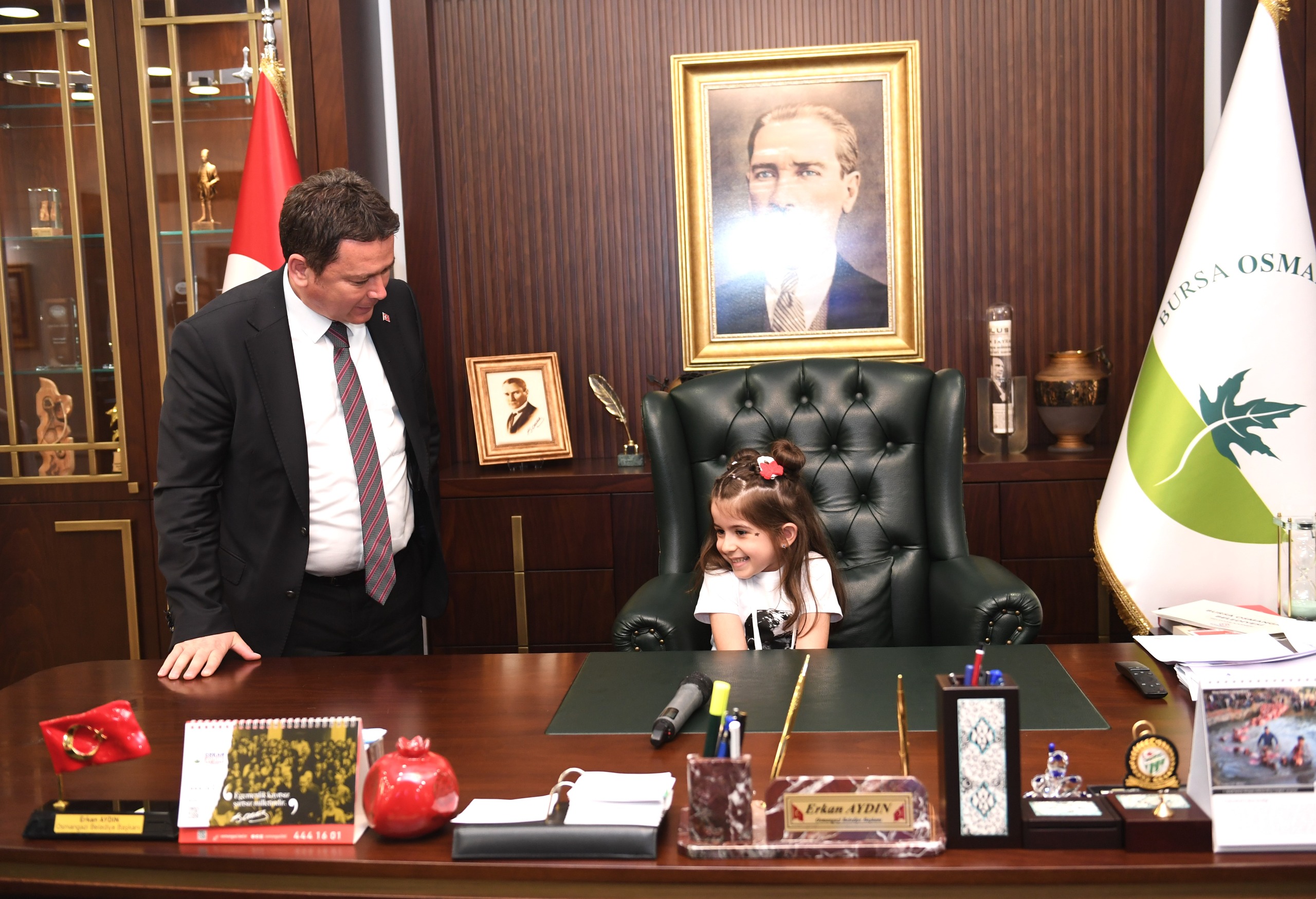 Başkan Aydın, koltuğunu çocuklara devretti