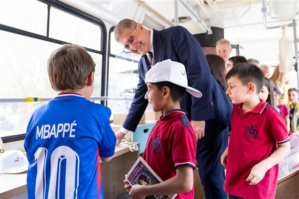 İzmir’de Dobidob Eğitim Otobüsü’nün tanıtımı yapıldı