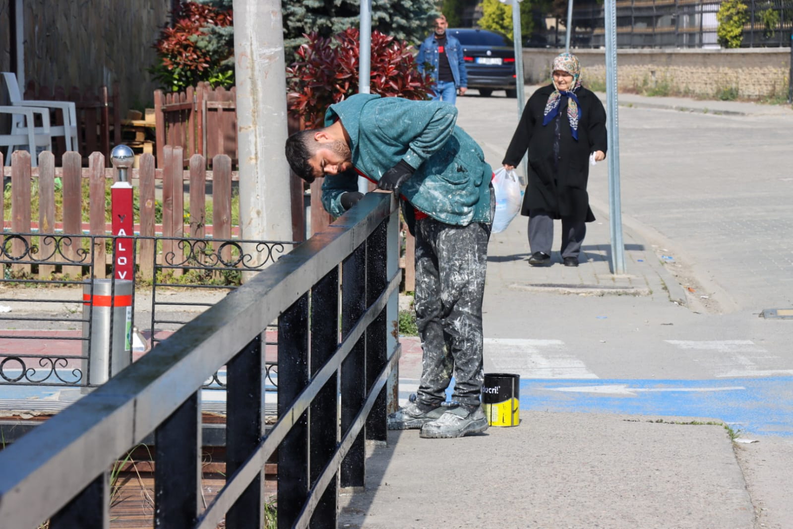 Yalova Belediyesi, köprü boyama çalışmalarını sürdürüyor