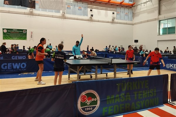 Muğla Büyükşehir Belediyesi Masa Tenisi sporcusu Üstündağ, üç derece kazandı