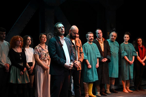 “İntiharın Genel Provası” prömiyerini yaptı