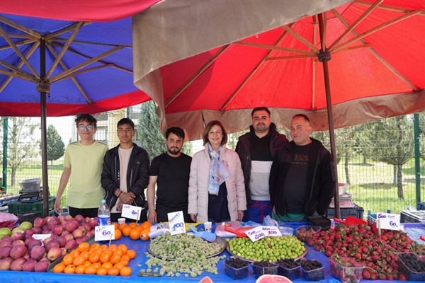 Başkan Ünlüce, esnaf ve vatandaşla buluştu