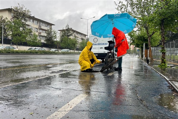 DİSKİ ekipleri kentin stratejik noktalarında çalışmalarına devam ediyor