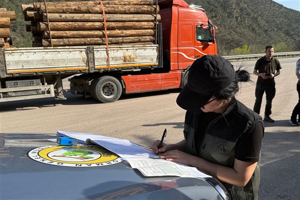 Karabük’te orman emvali taşıyan araçlara sıkı denetim