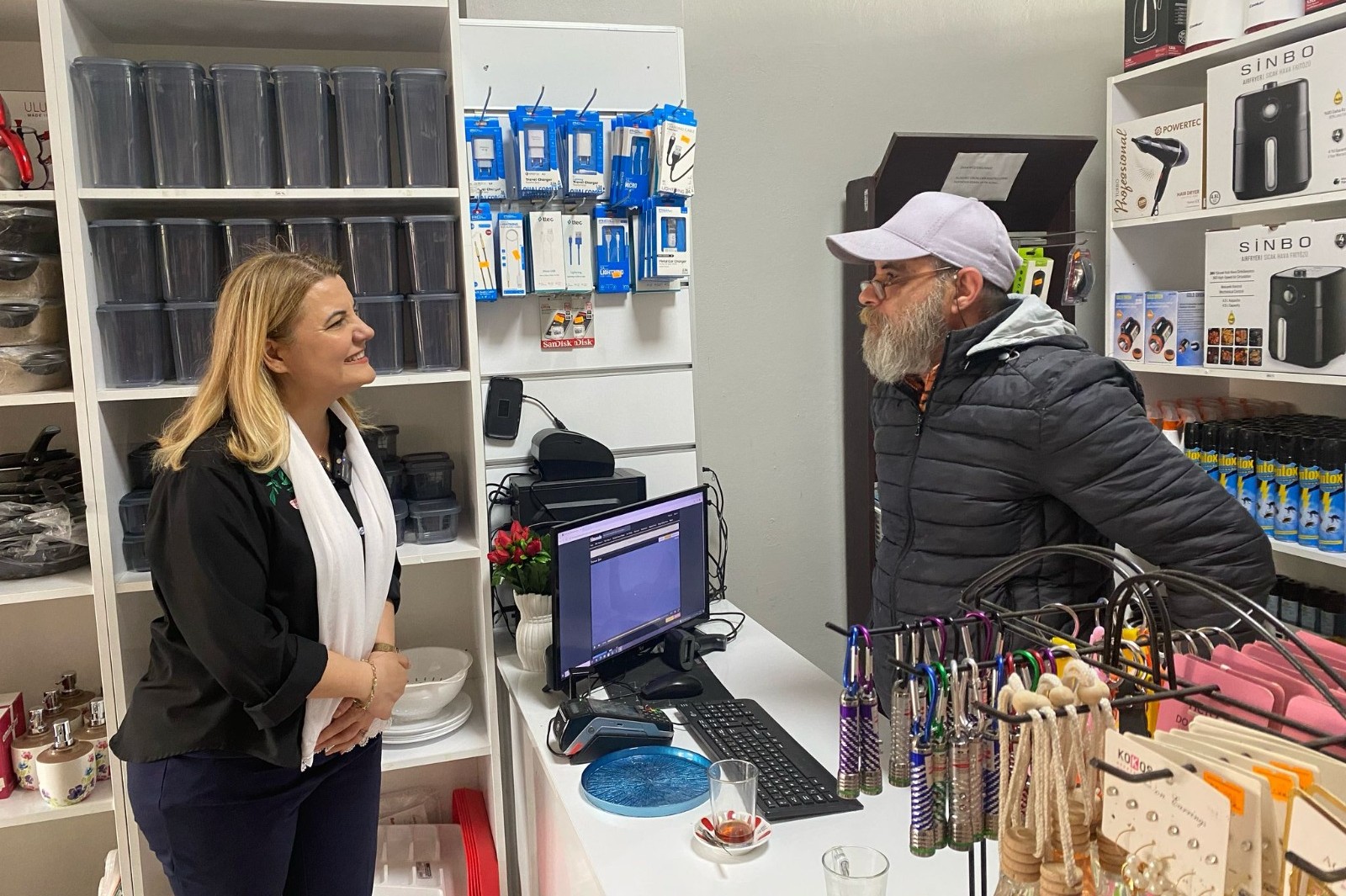 Başkan Hürriyet, Akmeşe esnafına hayırlı işler diledi