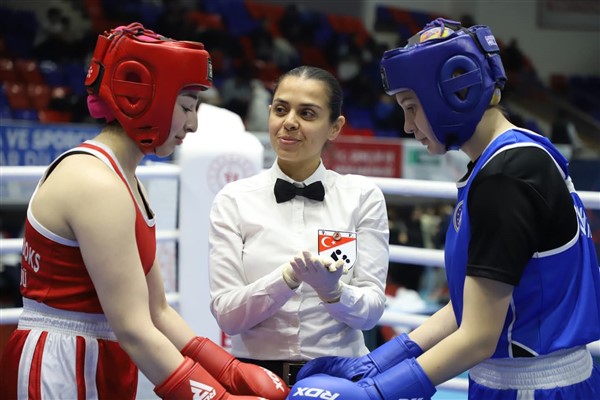 Türkiye Boks Şampiyonası’ndan yarı final mücadeleleri tamamlandı