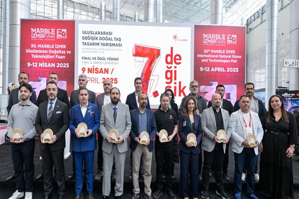 Doğaltaşa hayat veren genç tasarımcılar ödüllerini aldı