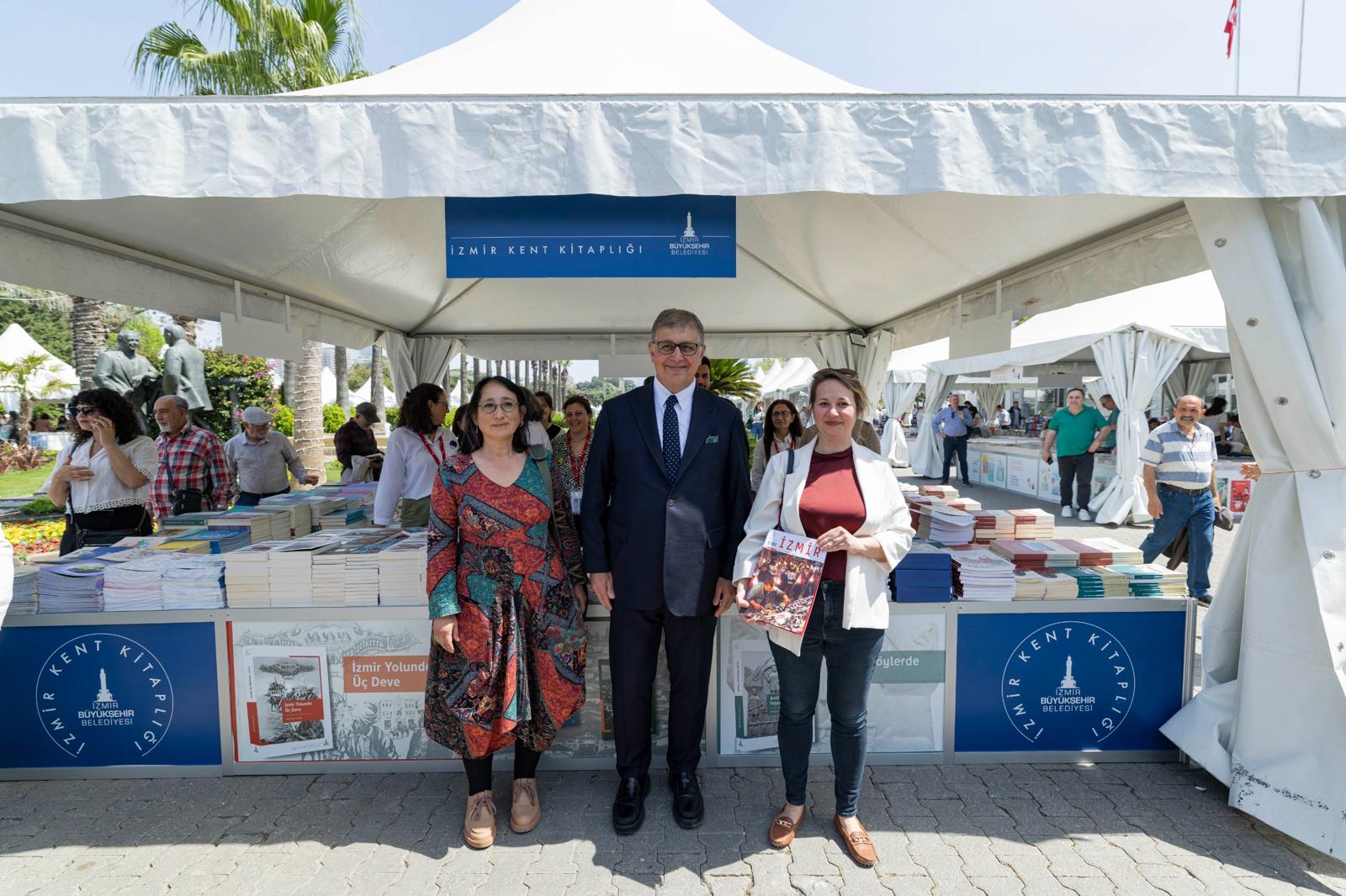 İzmir: Kültür, Mekan, İnsan dergisi İzmir Kitap Fuarı’nda okuyucu ile buluştu