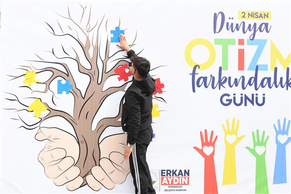 Osmangazi Belediyesi otizme dikkat çekti