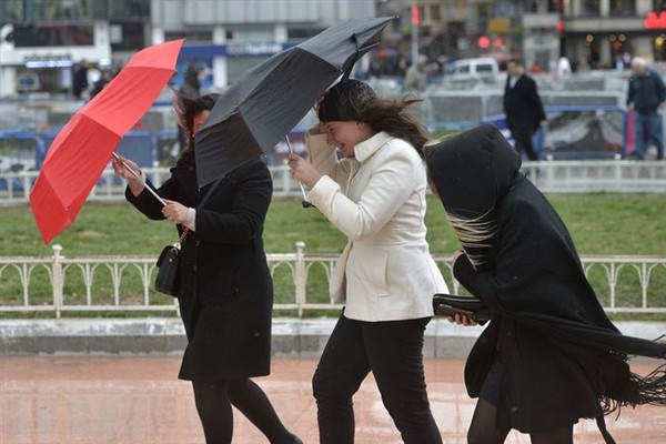 İstanbul’da soğuk ve yağışlı hava etkili olacak