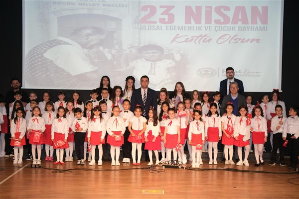 Giresun Belediyesi Konservatuvarı Çocuk Korosu, konser verdi