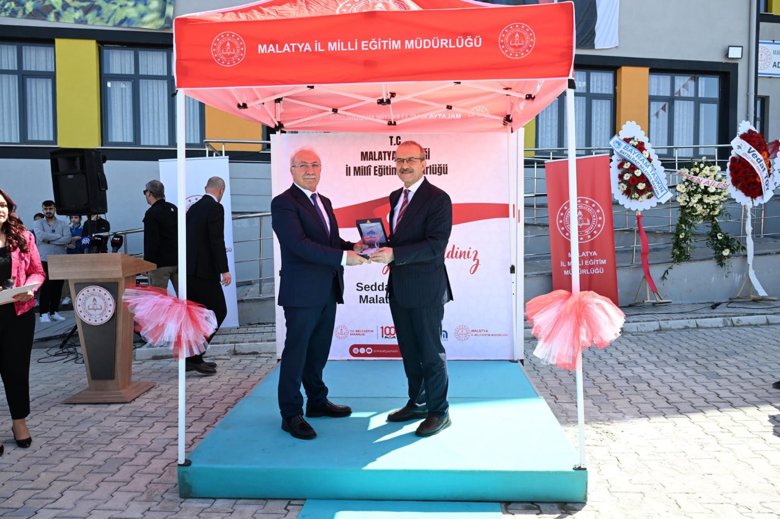 Vali Yavuz, Adnan Başdemir Ortaokulu Açılış Törenine katıldı