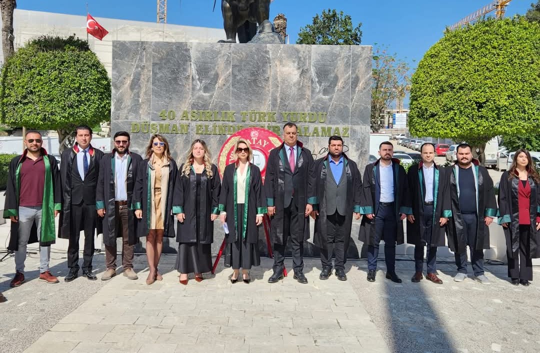 Hatay Barosu’ndan çelenk sunma töreni