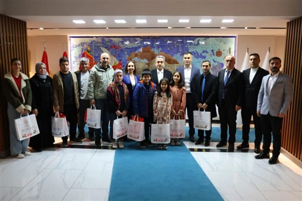 Şırnak’ta “Yılın Okurları” ödüllerini aldı