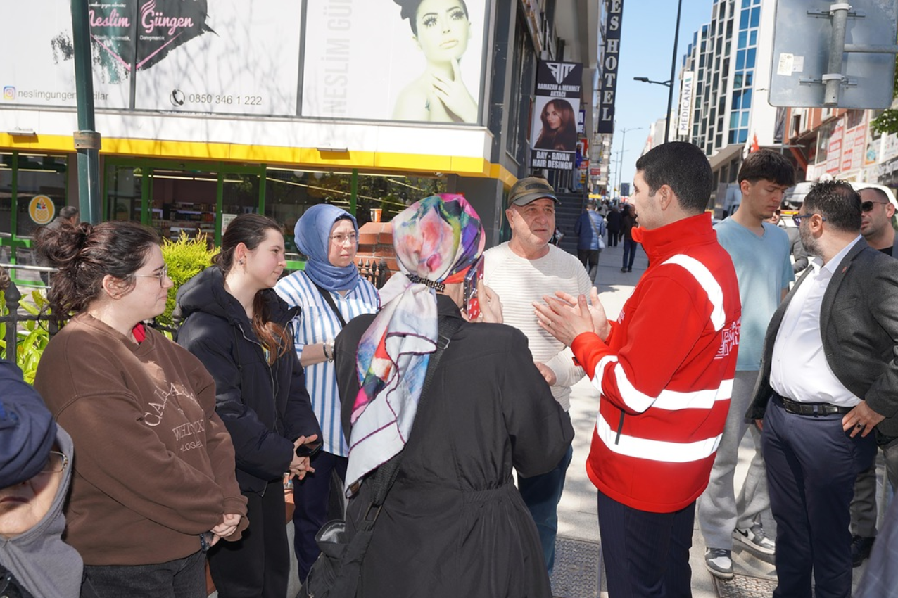 Başkan Çaykara, belediye ekipleriyle birlikte sahaya indi
