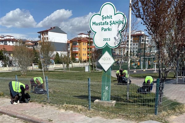 Niğde’de parklarda  temizlik ve bakım çalışmaları başlatıldı