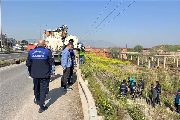 Manisa Büyükşehir Belediyesi yola dökülen atık için yasal süreç başlattı