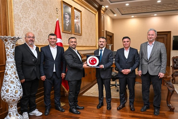 Kocaeli Valisi Aktaş, Hak-İş ve Öz-İş heyetini ağırladı