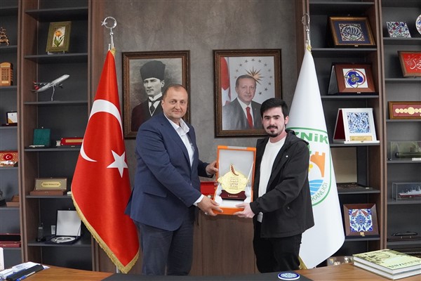 Katar Paramotor Milli Takımı’ndan Başkan Usta’ya teşekkür plaketi