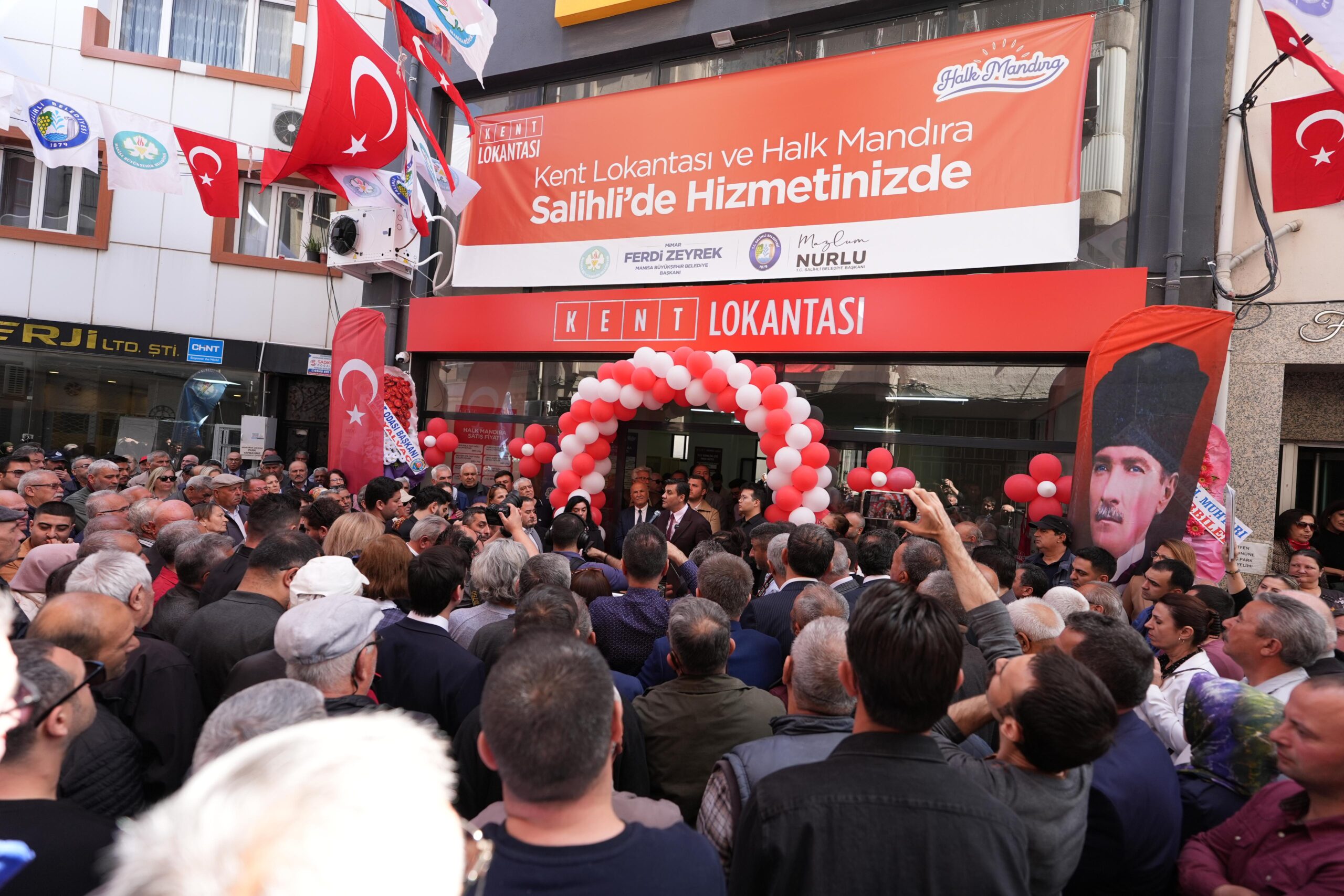 Manisa’da Kent Lokantası’nın ikinci şubesi ve ‘Halk Mandıra’nın üçüncü şubesi  açıldı