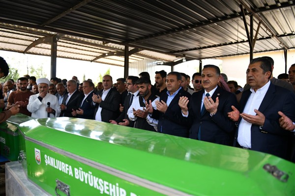 Vali Şıldak, göçükte hayatını kaybeden işçilerin cenaze törenine katıldı