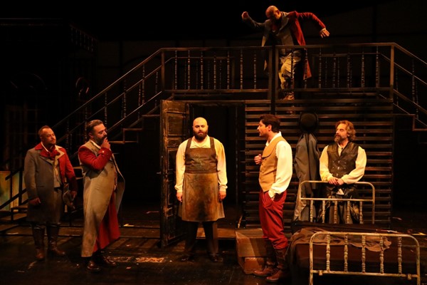 “Müfettiş” adlı oyun Konyalılarla buluştu