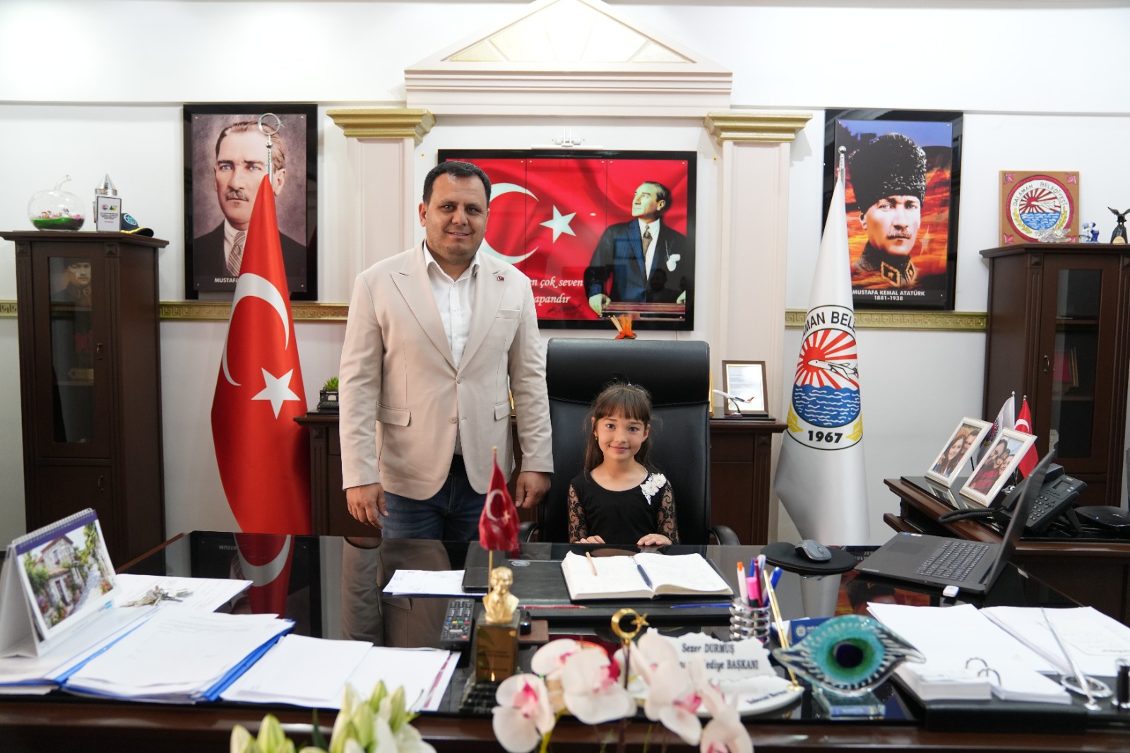 Başkan Durmuş, koltuğunu 23 Nisan kapsamında İrem Sarıhan’a devretti