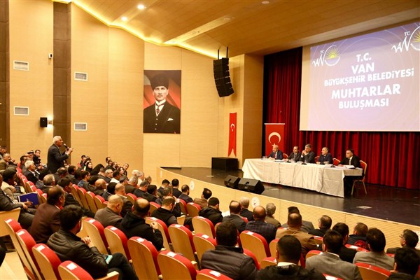 Van Büyükşehir, Erciş’te mahalle muhtarları toplantısı yaptı