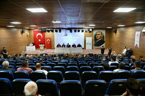 Van’da mahalle muhtarlar toplantıları devam ediyor