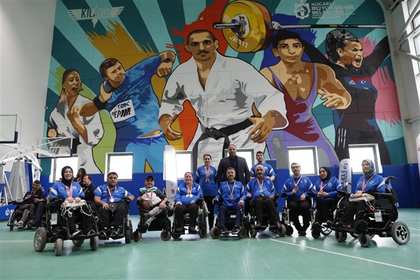 Bağcılar Belediyesi sporcuları Kocaeli ve Kayseri’deki turnuvalarda madalya kazandı