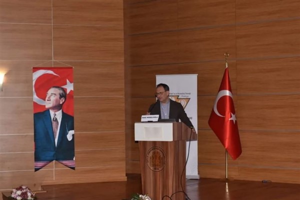 Dicle Üniversitesi’nde Maternal Tıp ve Perinatoloji Bölge Toplantısı yapıldı