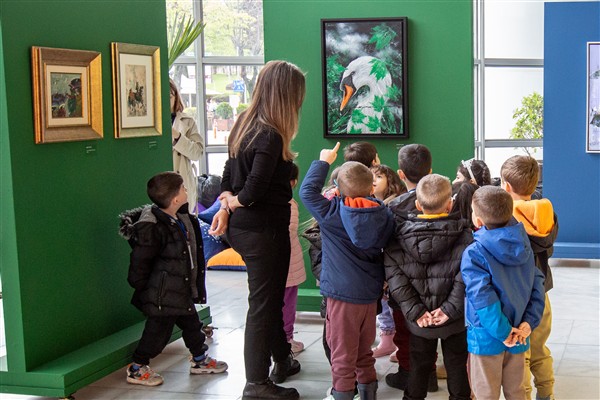 Bursa’da “Resimlerden Resim Beğen-Bir Koleksiyonerin Seçkisi” adlı sergi açıldı