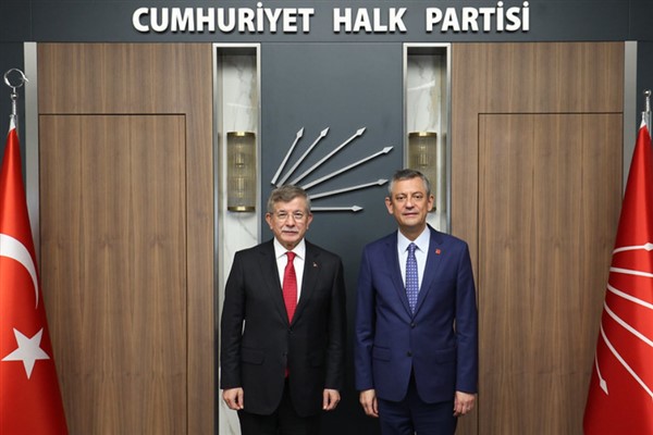 CHP Genel Başkanı Özel, Gelecek Partisi Genel Başkanı Davutoğlu ile görüştü