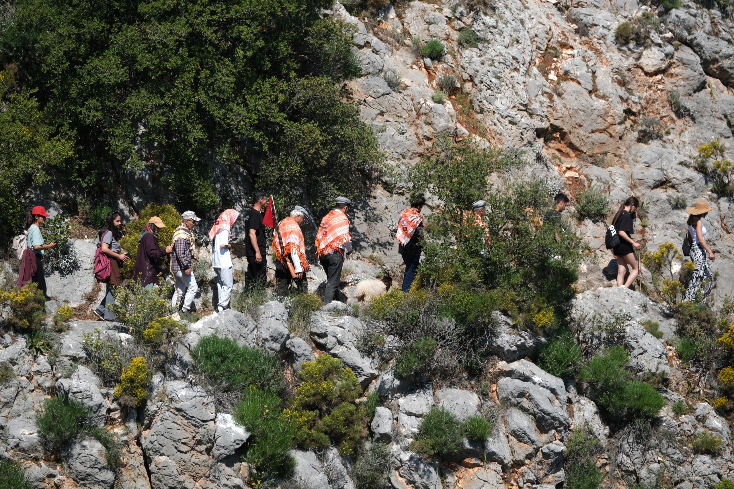 Kaş’ta “Likya Su Yolu Yürüyüşü ve Patara Yörük Göçü” etkinliği gerçekleştirildi