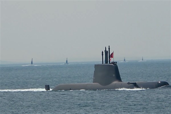 Dumlupınar ve Atılay denizaltısı şehitleri Çanakkale Boğazı’nda anıldı