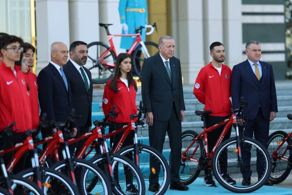 Cumhurbaşkanı Erdoğan, “60. Cumhurbaşkanlığı Türkiye Bisiklet Turu” tanıtımına katıldı
