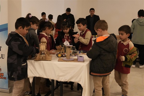 Geleceğin bilim insanları STEM FEST’te buluştu