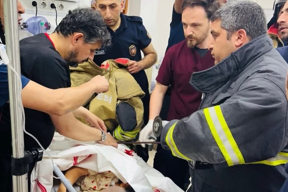 İtfaiye ekiplerinden hastanede hayat kurtaran müdahale